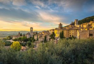 cosa vedere in Umbria, tramonto ad Assisi